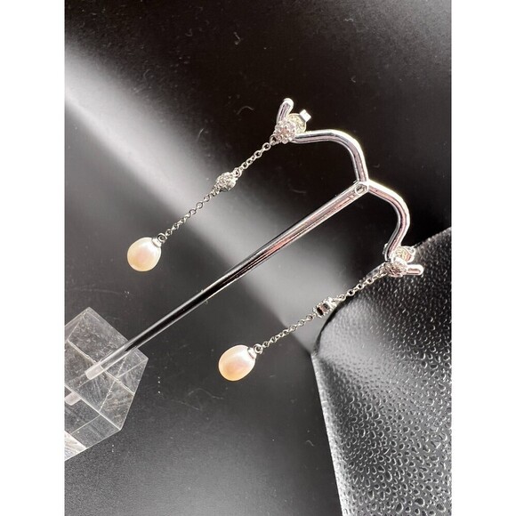 Swarovski Crystal and Pearl Earrings - Picture 4 of 4